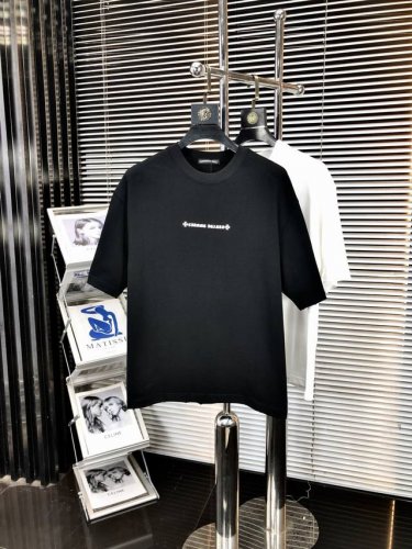 y-3 山本2025Ss官网同步春夏新款短袖微阔版型，帅气时尚 潮流休闲 穿搭必备单品！舒适透气的面料 不仅舒服还保持版型的挺括。经典Logo，时尚大气！码数M