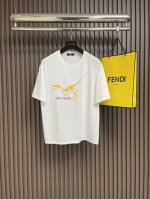 arcteryx 始祖鸟 Logo印花圆领宽松美式复古短袖T恤 面料采用40支260G双纱面料，上身有型，质感无敌，绝对属于性价比极高的一款短袖T恤，舒适透气厚