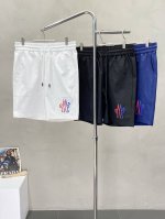 Moncler蒙口独家专供新款短裤高端版本！专柜定制面料 透气舒适度高，细节无可挑剔，品牌元素设计理念，体现高品质。手感细腻柔软！呈现休闲裁剪，上身版型超赞！码