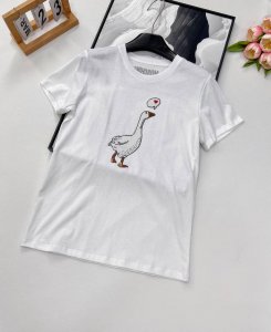 Moschino2025新款重工珠片鹅刺绣短袖T恤， 情人节限定系列#定制Yb原生全棉材质 透气舒适 质感十足 常规短袖T恤裁剪 凸显品牌格调 采用克重纯棉制成