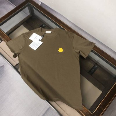 Amon*Cler 蒙口 2025春夏最新款短袖T恤，男女同款定制专属纯棉面料，定制原版工艺螺纹，胸前定制Logo标点缀！简约大方，从容百搭，档次极高，完美融入