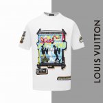 款号#Z84 Lv 音乐人印花圆领短袖 Louisvuitton官网一致款式 面料：32支双纱280克纯棉面料 同缸同色织染螺纹 颜色一致 工艺：进口机器白墨直