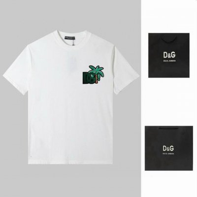 杜嘉班纳Dg 爆款纯棉面料手感非常舒服 最新砖柜同步 Os落肩版型 时尚又个性 超级百搭好看的一款 男女都非常合适 人手必备款 吊牌 领标 水洗麦 三标齐全 码