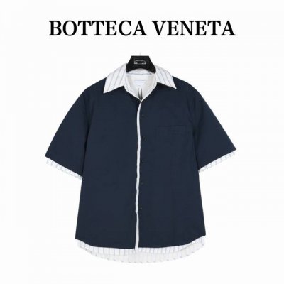 Bottega Veneta 葆蝶家 Bv 假两件短袖衬衫 真两件短袖衬衫 上身超级帅 内里面料是条纹的纯棉面料 比较薄非常的透气 外面也是定做定染的纯棉斜纹面