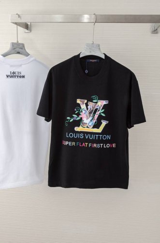 new# Lv 2025最新经典手绘工艺 重磅260克 圆领短袖#高端品质专柜原单圆领援助，顶级制作工艺进口面料，专柜款独特设计，采用进口高端订制进口丝线手感一