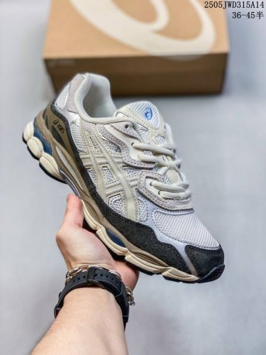 asics 亚瑟士透气网眼鞋面配合部分合成革材质 采用全新Ahar+橡胶材质,更加耐磨日本专业跑鞋品牌 Asics 亚瑟士 Tiger Gel-Nyc户外越野休