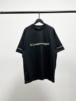 高版本，质量很好！原版包装，柜子最新款领标！巴黎世家 Balenciaga男女同款滑板系列刺绣短袖T恤！此款尺码偏大，最小Xs穿到 斤左右！最大穿到220斤！