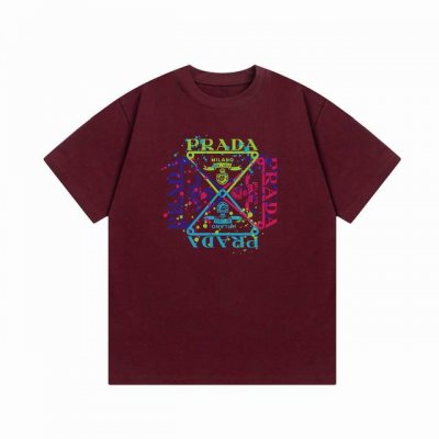 隔天到 PRADA 普拉达 字母 彩色渐变直喷印花 Logo标识精致升级，灵感源自八十年代复古 原版面料 官方同款 短袖T恤 定制300克同缸染面料 手感非常舒