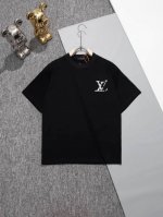 Louisvuitton路易威登圆领短袖T恤 前后字母Logo精致绣花 官方同步 高版本 高品质 时尚个性 百搭潮流 纯原品质 原版面料 吊牌 领标 水洗麦 三