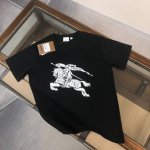 Burberry 巴宝莉战马系列短袖T恤，经典之作！！全新元素的设计战马与标识的联合体，品质品相都是最完美的定制面料，手感非常舒服 春夏最新砖柜同步 时尚又个性