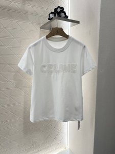 celin*2025新品上架 钉珠刺绣字母 定制Yb丝光全棉材质 弹力舒适 透气好穿 常规短袖裁剪 凸显品牌格调 面料柔软带有弹力 呈现显瘦视觉效果 通体细腻肌