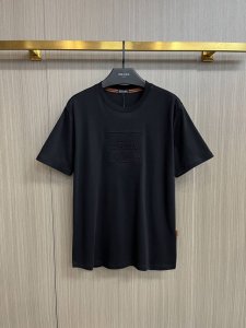 杰尼亚 最新升级面料 2025新款原单男士休闲打底短袖T恤！高端定制 高版本 时尚百搭爆款宽松版型原版进口420克双股纯棉面料 螺纹袖口.领口衣摆 手感超柔软细