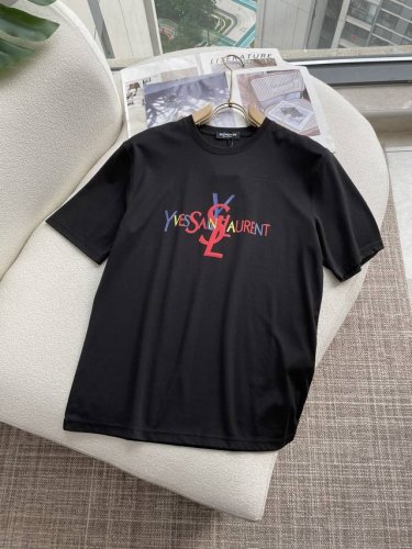 P200 Ysl 春夏款 官网同步 面料采用纯棉精梳棉面料，上身版型超正！日常百搭，衣橱必备单品！ 尺码 M-Xxxl