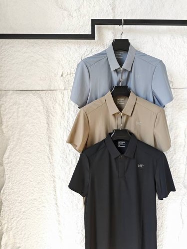 arc Cormac Polo Shirt Ss纯色Logo休闲短袖Polo衫 三色光域重构绅士法则 速干网格科技面料 上身清凉舒适 袖口下摆压胶工艺 隐藏式门