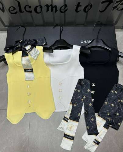 Chanel香奈儿小香定制双C不规则针织背心配丝巾 款号：25670104215 颜色：黄色 白色 黑色 尺码：均码 80-125斤