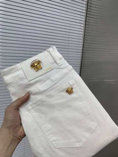 Versace范思哲 2025Ss春季中厚款男士牛仔裤 精选进口丹宁牛仔面料 重工环保洗水 手感柔和 兼备耐磨性 版型小直筒 微弹力显瘦修身，细节完美，五金辅料