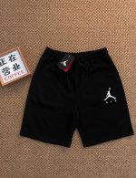 上新 jordan 乔丹 飞人夏季最新款基础五分休闲短裤 采用重磅华棉面料 触感柔和 垂感强 穿着体验感好 4-5级水洗色牢度不易褪色 面料采用水洗印染工艺 水