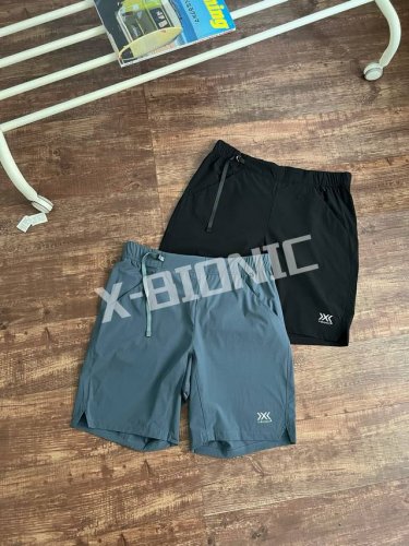 x-Bionic 旷野行云轻量短裤女 夏季户外跑步休闲运动短裤 面料：90%聚酰胺纤维 10%聚氨酯弹性纤维 里料：100%聚酯纤维 X-B轻量户外跑步休闲运动