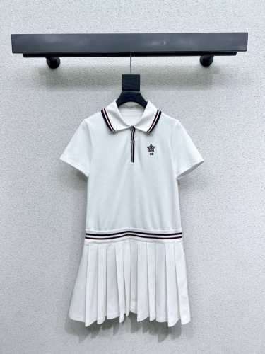 d家一系列款Cd五角星学院风休闲短袖连衣裙 时髦低调气质又奢华高级！版型百搭不挑人，原版定制面料 做工品质看细节。白富美必入！强烈推荐 高品质 尺码Sml连衣裙