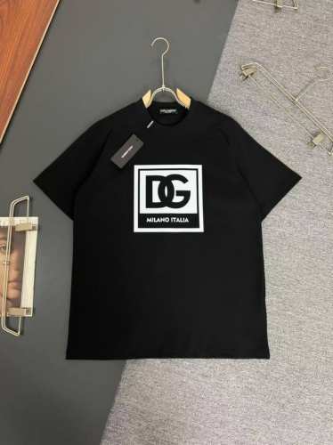 p110 dolce&Gabbana* 杜嘉班纳*Dg* 320G克重磅厚实透气纯棉T恤宽松版型 立体印花工艺Logo设计 春夏新款圆领时尚短袖T恤 贴肤舒适，