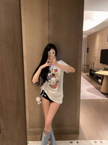 模特实拍已加入保护 货号 10753 双纱Hellokitty配手机夹