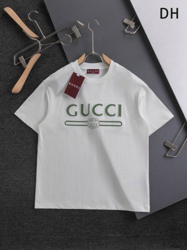 Gucci 古驰 酷奇 Gucci 微宽版型 S-Xl 25Ss Gucci 独家定制 专柜同款 胸前简约双色字母刺绣Logo显得更加靓丽精美工艺圆领款 独家定