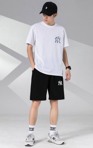 Mlb新款短袖短裤运动套装！百搭不挑人！ 本款T恤采用纯棉面料！吸汗透气，贴身柔软！ 腰部松紧带抽绳，拉链口袋，运动時候可以放手机钥匙，非常方便！ 上身效果超赞