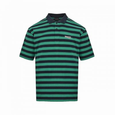 balenciaga 巴黎世家 25Ss 可乐刺绣条纹polo短袖 当甲板上的晨雾与电子屏蓝光共振 这件翻领polo便成了后现代水手的航海日志 黑白条纹精神干练