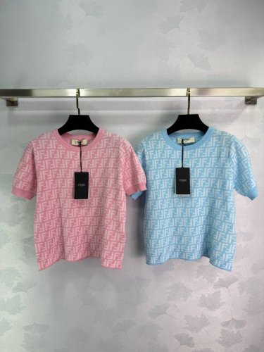 Fend*25春夏新款针织圆领短袖 经典品牌双F老花撞色提花装饰 经典时髦精致百搭 尺码Sml