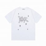 上新款号： D1014 Dior 迪奥 2025Ss印花字母短袖T恤 Dior迪奥 Cd 小星星字母印花 Logo标识精致升级，灵感源自八十年代复古 -面料：2