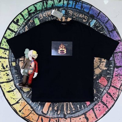 balenciaga ] Fw短袖T恤 巴黎5D火焰Logo短袖 高端32S双纱280克面料 重磅面料 定制拉架罗纹同缸同染 三标齐全 男女同款 颜色：黑色 尺