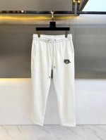 dio迪奥、25S春夏新品男士抽绳休闲刺绣运动卫裤，全新发布新款定制，细节一丝不苟，打造出了常青树的百看不腻以及舒适百搭。休闲运动裤作为随时随地男人都能穿搭的时