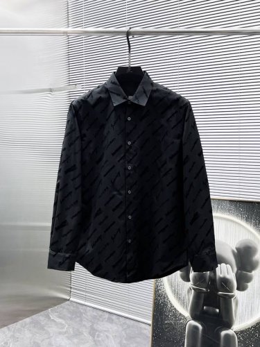 巴黎世家 2025Ss新款男士长袖 衬衫 衬衣，高端版本！专柜定制面料 透气舒适度高，细节无可挑剔，品牌元素设计理念，体现高品质。手感细腻柔软！呈现休闲裁剪，上