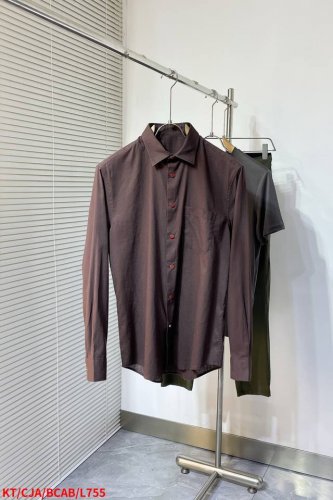 l755 Ktkiton 2025Ss早春新款长袖衬衫，延续了品牌经典鲜明的风格设计，大气奢华的走线真是好看到不行，驾驭起来都超级帅气！客供进口优质面料制成，面
