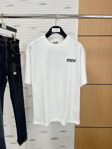 Muimui春夏新款首发专柜最新款短袖圆领T恤 高端订制 设计前卫时尚！品牌Logo重工艺设计 高端定制230克面料.手感柔软.穿着舒适.专柜级别精致车线.颜色