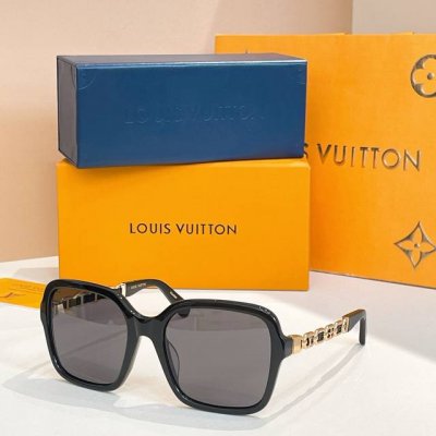 Louis Vuitto*Model Z2648W Size 56口19-140