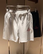 Vivienne Westwood 薇薇安 威斯特伍德 2025春夏新款男女同款休闲短裤，意大利原厂订单渠道，极具个性高级风，标志Logo压绒工艺设计！宽松阔版