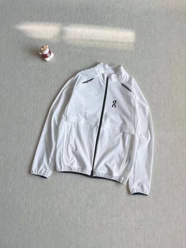报单款号03291。 On昂跑 Weather Jacket Insulated 男款轻量压胶工艺跑步夹克防晒服 线上2000+ 超级亮点！前后重叠式构造开窗透