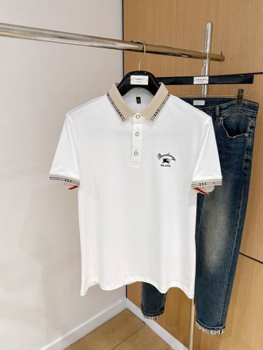 巴宝莉25Ss新款春夏短袖翻领T恤Polo，最高版本客供定制高端朱地面料简单时尚款，螺纹拼色螺纹配色超级好看！经典Logo简单大方的款式！满满的高级感，四季可穿