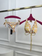 尺码Sml maiolica 印花衬垫三角比基尼套装 可调节蝴蝶结三角裤 Dolce&Gabbana 沙滩系列奉上柔美性感的独特单品 当代风格单品 配以独家原创