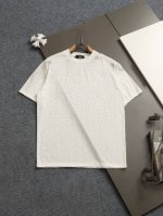 fendi 芬迪微宽版型Xs-L 新款独家限定 25年最新最顶级 高级冰丝提花绣字母Logo精美重工艺 250克洗水面料T恤作为奢侈界的龙头，更是匠心独具的别针