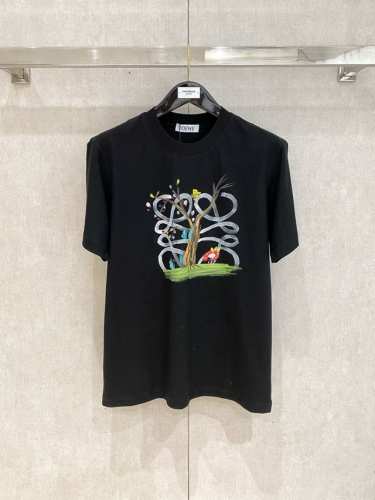 罗意威*25Ss春夏新款首发专柜最新款短袖圆领T恤 高端订制 设计前卫时尚！品牌Logo重工艺设计 高端定制230克面料.手感柔软.穿着舒适.专柜级别精致车线.