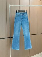 爆款现货 原单品质 Ysl*｜九分四面高弹牛仔裤 采用高端定制面料，牛仔穿起来非常舒适，常规设计，包容性好，撞色刺绣装饰 增添视觉魅力，而且裤子的纹路会非常细腻