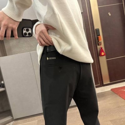 款号Cc582 Gucci古驰小蜜蜂西装裤净版黑裤, Gucci最经典畅销时装系列,男士休闲厚款牛奶丝西裤, 古驰家最擅长的时装西裤如火纯情的裤型剪裁，完美合身