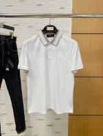 Lp 2025夏季新品！经典时尚翻领polo短袖时尚单品设计，更加时尚舒适，高标准定制，上身非常有型，奢华品牌经典Logo图案 客供辅料，客供进口舒适透气面料质