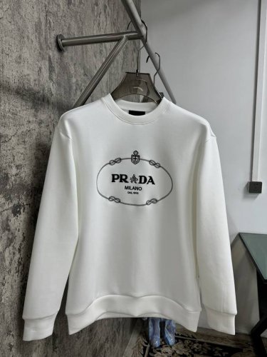 p家超经典太空棉卫衣 秋冬时尚必杀技,渠道精品.Ss秋冬圆领套头卫衣 阔型效果更为简约利落,为时尚造型增添一抹独特风采...单穿内搭完美展现 进口平纹精仿棉面料