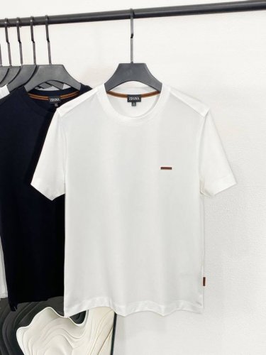 新品 Ez家男士经典休闲针织提花圆领衫，高端洋行渠道货，25年春夏新品，纯正血统品质，原厂代工出品， 直供全球柜台货！！独家售卖！！ 品相与面料工艺都极为拔尖的