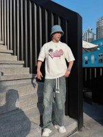 25Ss 巴尔曼新款圆领短袖T恤，选用330克双纱平织棉面料打造，胸前印有火烈鸟灰标图案。螺纹针织领口。男女同款 码数：S-2Xl 颜色：黑，白两色 尺码表 S
