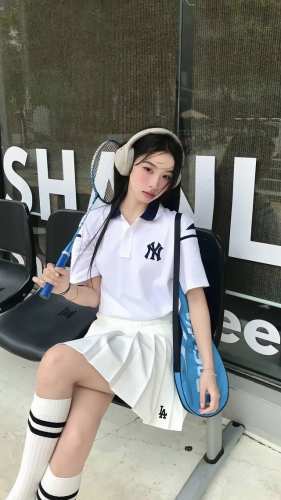 珠地棉学院风短袖 Mlb王者级别诞生珠地棉学院风重工刺绣小标 穿上你就是美高 复古学院风拿捏了 两个颜色都是我的心头爱 新款polo短袖 男女同款 这衣服真的太