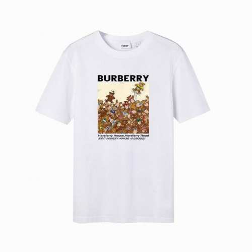 110 Burberry/巴宝莉小熊短袖T恤。 高版本，潮流高街情侣T恤，高克重纯棉面料，亲肤顺滑有厚实感，细节到位，独有的品牌辨识度，男女同款入！ 颜色：白色